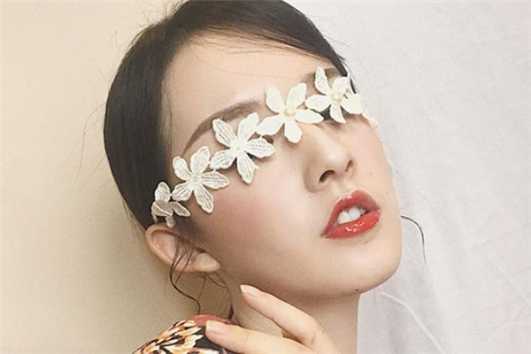 稚優(yōu)泉水光唇釉哪個(gè)色號好看 稚優(yōu)泉水光唇釉怎么樣