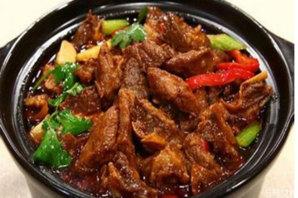 如何自制雞公煲 雞公煲怎么做好吃 如何自制雞公煲 雞公煲怎么做好吃