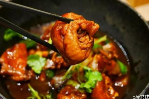 如何自制雞公煲 雞公煲怎么做好吃 如何自制雞公煲 雞公煲怎么做好吃