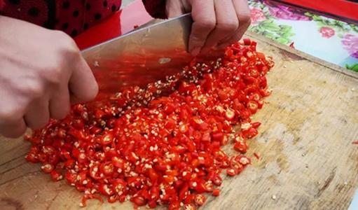 做剁辣椒放多少鹽 做剁辣椒鹽放多了怎么辦 做剁辣椒放多少鹽 做剁辣椒鹽放多了怎么辦