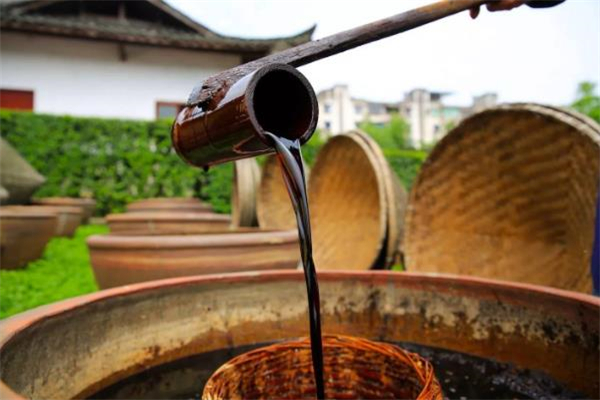 老抽吃多了有什么危害 老抽能經(jīng)常吃嗎 老抽吃多了有什么危害 老抽能經(jīng)常吃嗎