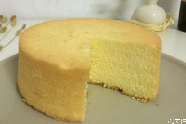 戚風蛋糕應(yīng)該怎么做 戚風蛋糕怎么做不塌陷