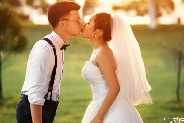 婚前恐懼癥有哪些表現(xiàn) 女人恐婚癥的表現(xiàn)