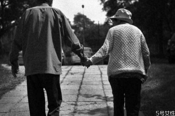 現(xiàn)實的婚姻 先婚后愛 現(xiàn)實的婚姻 先婚后愛