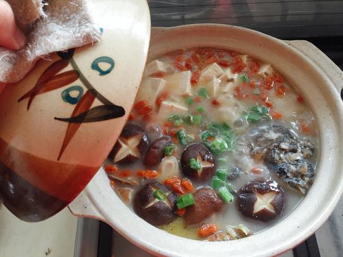 鯽魚豆腐湯能補(bǔ)鈣嗎 鯽魚牛奶湯怎么做好吃