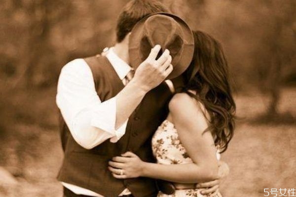 怎樣讓老公主動找我 如何讓男人更主動找你 怎樣讓老公主動找我 如何讓男人更主動找你