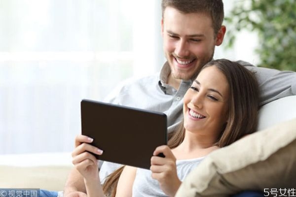 怎樣讓老公主動找我 如何讓男人更主動找你 怎樣讓老公主動找我 如何讓男人更主動找你