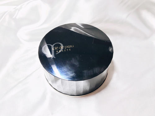 cpb光紗蜜粉適合哪種膚質(zhì) cpb光紗蜜粉和紀(jì)梵希四宮格哪個好用 cpb光紗蜜粉適合哪種膚質(zhì) cpb光紗蜜粉和紀(jì)梵希四宮格哪個好用