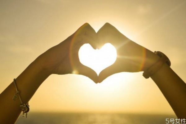 愛(ài)情必須付出嗎 愛(ài)情都是付出嗎 愛(ài)情必須付出嗎 愛(ài)情都是付出嗎