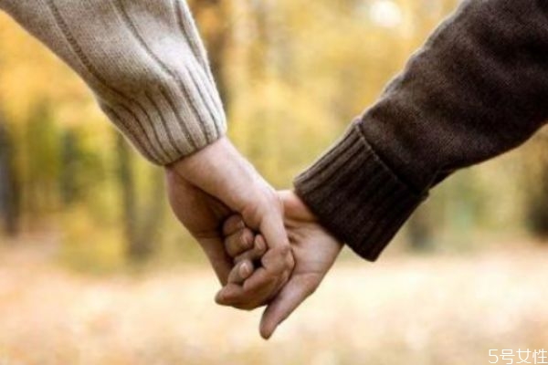 父母會(huì)成為愛(ài)情的阻礙嗎 父母反對(duì)的愛(ài)情會(huì)怎么樣 父母會(huì)成為愛(ài)情的阻礙嗎 父母反對(duì)的愛(ài)情會(huì)怎么樣