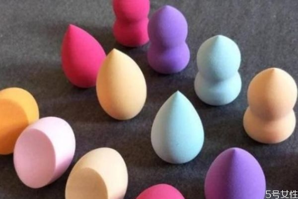 美妝蛋用熱水還是冷水浸濕 美妝蛋要泡多長(zhǎng)時(shí)間 美妝蛋用熱水還是冷水浸濕 美妝蛋要泡多長(zhǎng)時(shí)間