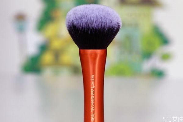 散粉刷怎么取盒裝粉 為什么用散粉刷會(huì)卡粉 散粉刷怎么取盒裝粉 為什么用散粉刷會(huì)卡粉