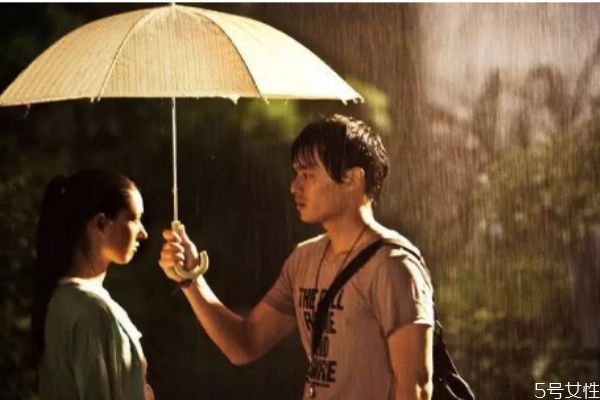 男生把你當備胎的表現(xiàn) 如何分辨是否被人當備胎 男生把你當備胎的表現(xiàn) 如何分辨是否被人當備胎