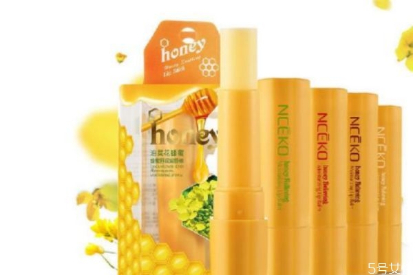 潤唇膏第二年還能用嗎 過期潤唇膏用了會(huì)怎么樣