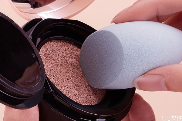 美妝蛋怎么辨別它的好壞 你會(huì)挑美妝蛋嗎 美妝蛋怎么辨別它的好壞 你會(huì)挑美妝蛋嗎