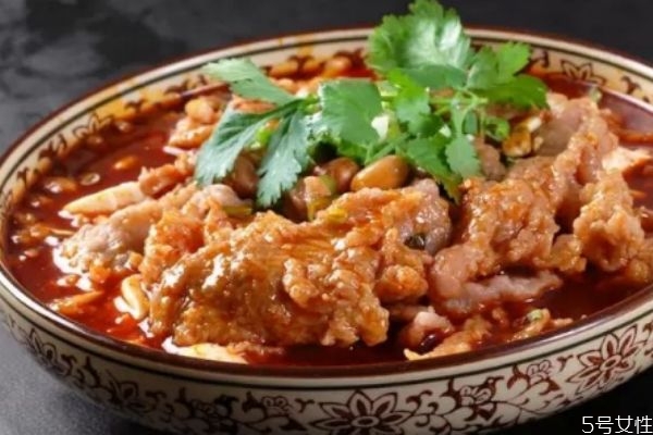 水煮牛肉怎么做好吃 水煮牛肉的簡(jiǎn)單做法 水煮牛肉怎么做好吃 水煮牛肉的簡(jiǎn)單做法