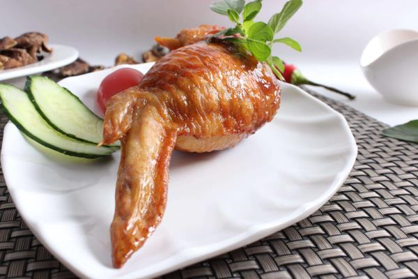 雞翅包飯的做法 雞翅包飯?jiān)趺慈ス? alt=