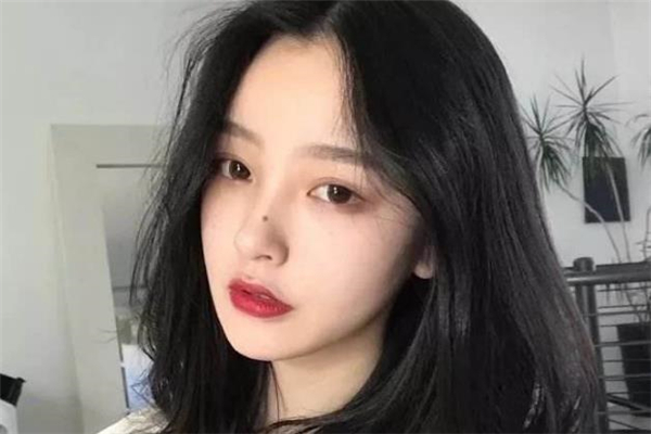 齊劉海能改八字劉海嗎 齊劉海怎么改成八字劉海 齊劉海能改八字劉海嗎 齊劉海怎么改成八字劉海