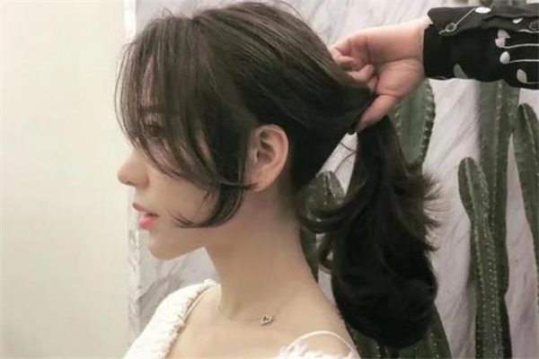 齊劉海能改八字劉海嗎 齊劉海怎么改成八字劉海 齊劉海能改八字劉海嗎 齊劉海怎么改成八字劉海