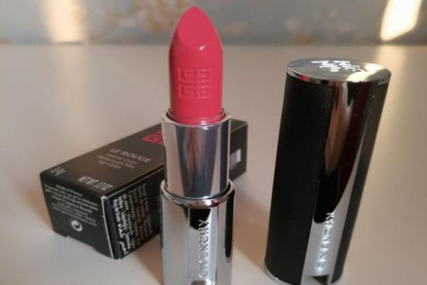 紀(jì)梵希小羊皮多少克 紀(jì)梵?？诩t正裝多少g