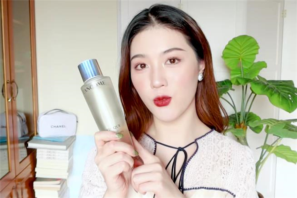 蘭蔻極光水多少錢 蘭蔻極光水使用步驟