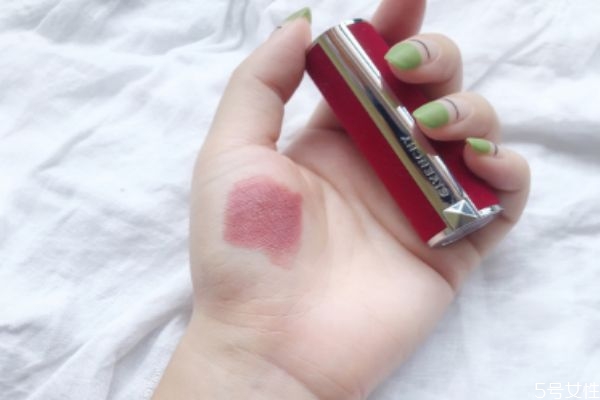 紀(jì)梵希紅絲絨10適合黃皮嗎 紀(jì)梵希紅絲絨口紅10試色 紀(jì)梵希紅絲絨10適合黃皮嗎 紀(jì)梵希紅絲絨口紅10試色