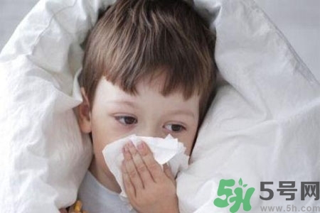 怎么樣用生理鹽水清洗鼻腔？用生理鹽水清理鼻腔的方法？