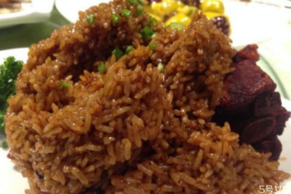 排骨糯米飯?jiān)趺醋龊贸?排骨糯米飯的簡(jiǎn)單做法 排骨糯米飯?jiān)趺醋龊贸?排骨糯米飯的簡(jiǎn)單做法
