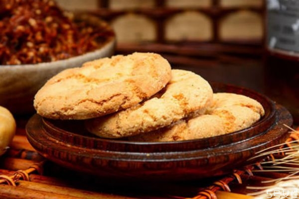 做桃酥可以不放泡打粉嗎 桃酥用泡打粉和小蘇打的區(qū)別 做桃酥可以不放泡打粉嗎 桃酥用泡打粉和小蘇打的區(qū)別