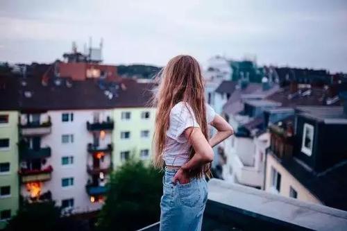 喜歡了很久的人要放棄嗎 放棄一個喜歡很久的人是什么感覺 喜歡了很久的人要放棄嗎 放棄一個喜歡很久的人是什么感覺