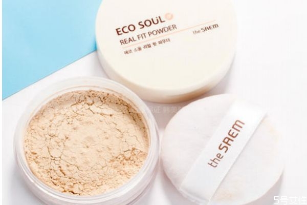 散粉開(kāi)封一年還能用嗎 ?散粉過(guò)了保質(zhì)期不能再用