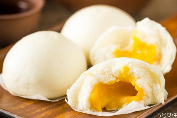 奶黃包應(yīng)該怎么蒸 奶黃包要蒸多久 奶黃包應(yīng)該怎么蒸 奶黃包要蒸多久