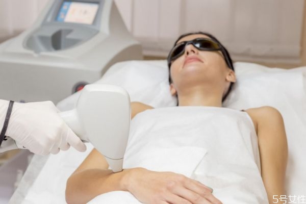 激光脫腋毛還會(huì)長嗎 激光脫腋毛對(duì)身體有傷害嗎