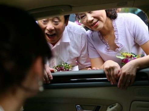 遠(yuǎn)嫁有彩禮沒嫁妝丟人嗎 遠(yuǎn)嫁女方來(lái)去幾個(gè)人 遠(yuǎn)嫁有彩禮沒嫁妝丟人嗎 遠(yuǎn)嫁女方來(lái)去幾個(gè)人