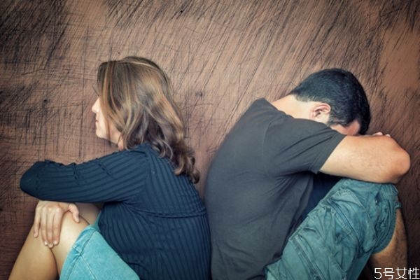 老公有外遇我想離婚怎么辦 如何發(fā)現(xiàn)老公出軌 老公有外遇我想離婚怎么辦 如何發(fā)現(xiàn)老公出軌