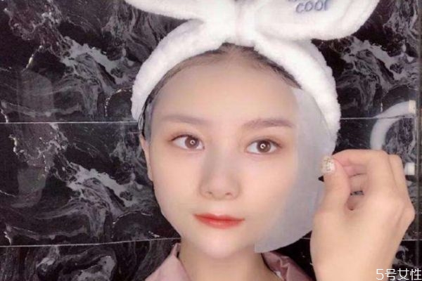 先敷面膜還是先用水乳 面膜使用流程 先敷面膜還是先用水乳 面膜使用流程