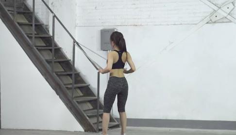 女生平背和背溝的區(qū)別 為什么胖也有背溝 女生平背和背溝的區(qū)別 為什么胖也有背溝