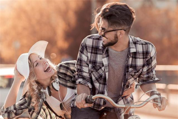 女生說(shuō)少來(lái)這套是什么意思 女生說(shuō)少來(lái)這套怎么回復(fù) 女生說(shuō)少來(lái)這套是什么意思 女生說(shuō)少來(lái)這套怎么回復(fù)