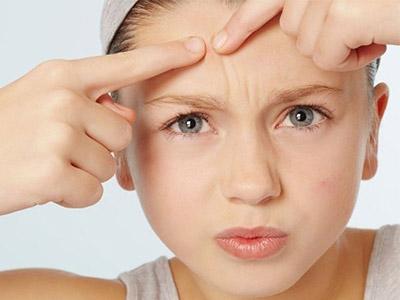 排卵期為什么會(huì)長痘痘呢 排卵期要怎么調(diào)理呢