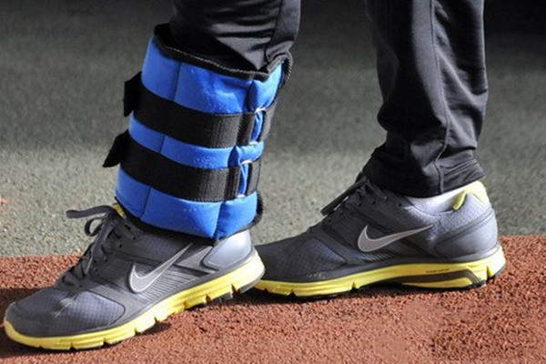 腿綁沙袋要注意什么 腿綁沙袋跑步有什么壞處嗎 腿綁沙袋要注意什么 腿綁沙袋跑步有什么壞處嗎