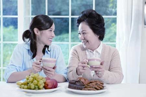 跟婆婆一起住要做家務(wù)嗎 和婆婆吵架不主動(dòng)說(shuō)話(huà)好嗎