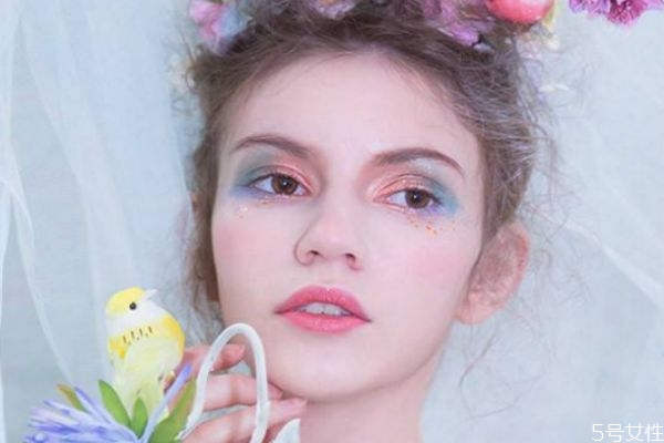 韓式水光妝的畫法 怎么化妝簡單好看 韓式水光妝的畫法 怎么化妝簡單好看