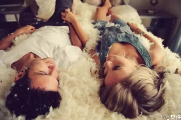 老公外遇有什么表現(xiàn) 外遇究竟是誰的錯 老公外遇有什么表現(xiàn) 外遇究竟是誰的錯