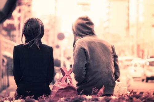 男人對(duì)女人動(dòng)真心的表現(xiàn) 什么樣的戀愛(ài)不值得談 男人對(duì)女人動(dòng)真心的表現(xiàn) 什么樣的戀愛(ài)不值得談