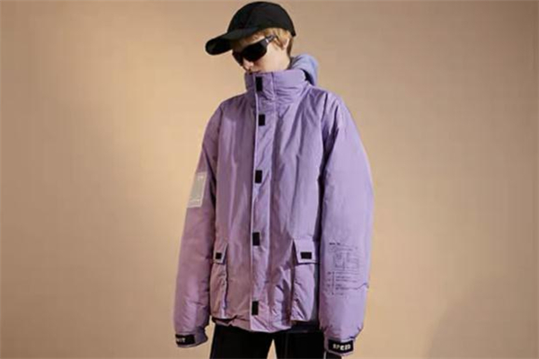 港風(fēng)羽絨服什么顏色好看 港風(fēng)羽絨服流行什么顏色 港風(fēng)羽絨服什么顏色好看 港風(fēng)羽絨服流行什么顏色