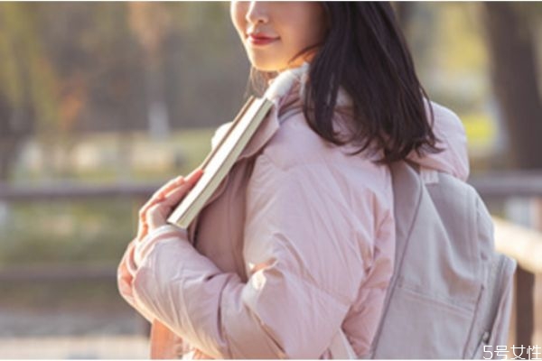 羽絨服可以機(jī)洗嗎 羽絨服洗過面料起泡了怎么辦 羽絨服可以機(jī)洗嗎 羽絨服洗過面料起泡了怎么辦