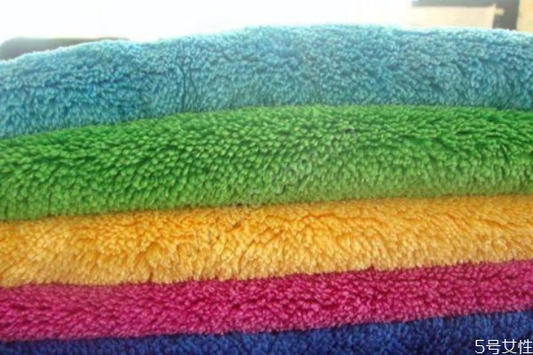 珊瑚絨面料是什么面料 珊瑚絨面料的優(yōu)缺點(diǎn)