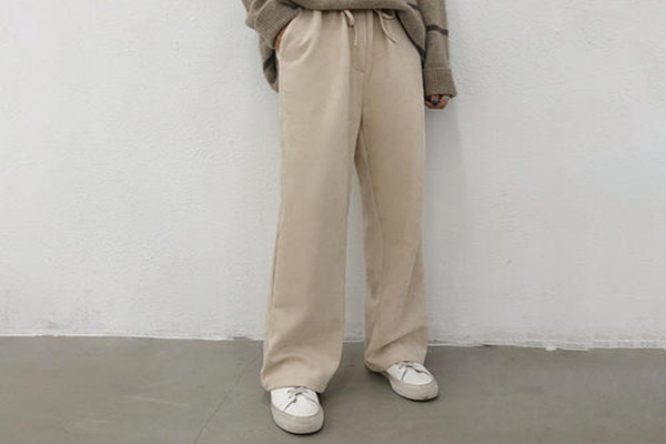 拖地褲怎樣穿褲腿不臟 拖地褲怎么搭配好看 拖地褲怎樣穿褲腿不臟 拖地褲怎么搭配好看
