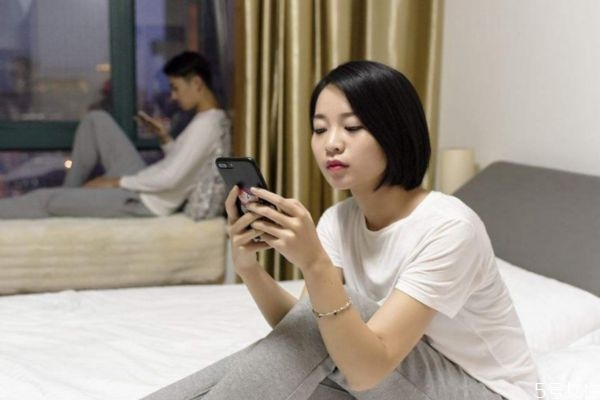 女友對你冷暴力的心理 面對女友的冷暴力該怎么辦 女友對你冷暴力的心理 面對女友的冷暴力該怎么辦