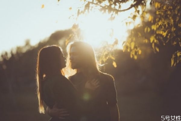 老公出軌后老婆應(yīng)該記住哪幾點(diǎn) 教你處理老公外遇 老公出軌后老婆應(yīng)該記住哪幾點(diǎn) 教你處理老公外遇